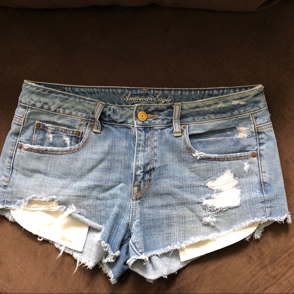 AMERICAN EAGLE Distressed Hem Jean Short